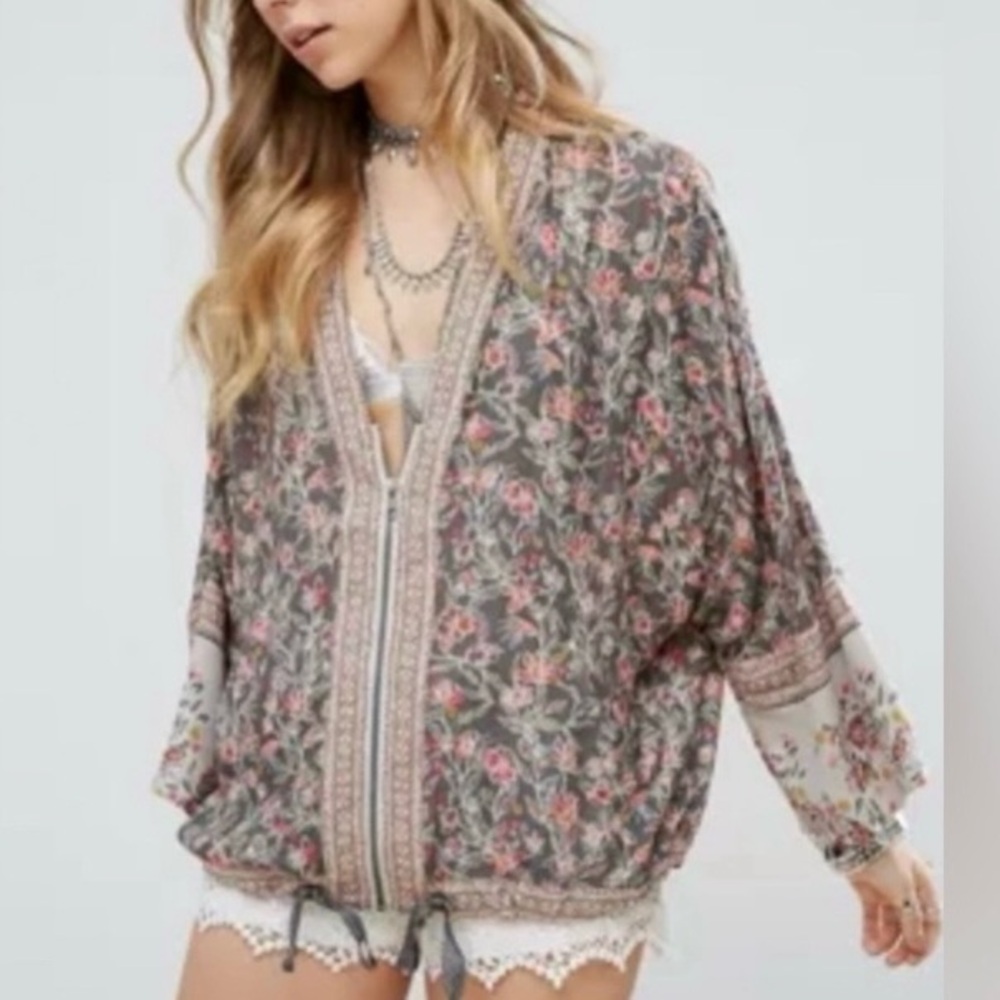Free People Windflowers Printed Kinched Kimono Top Jacket‎ XS/Small Oversized